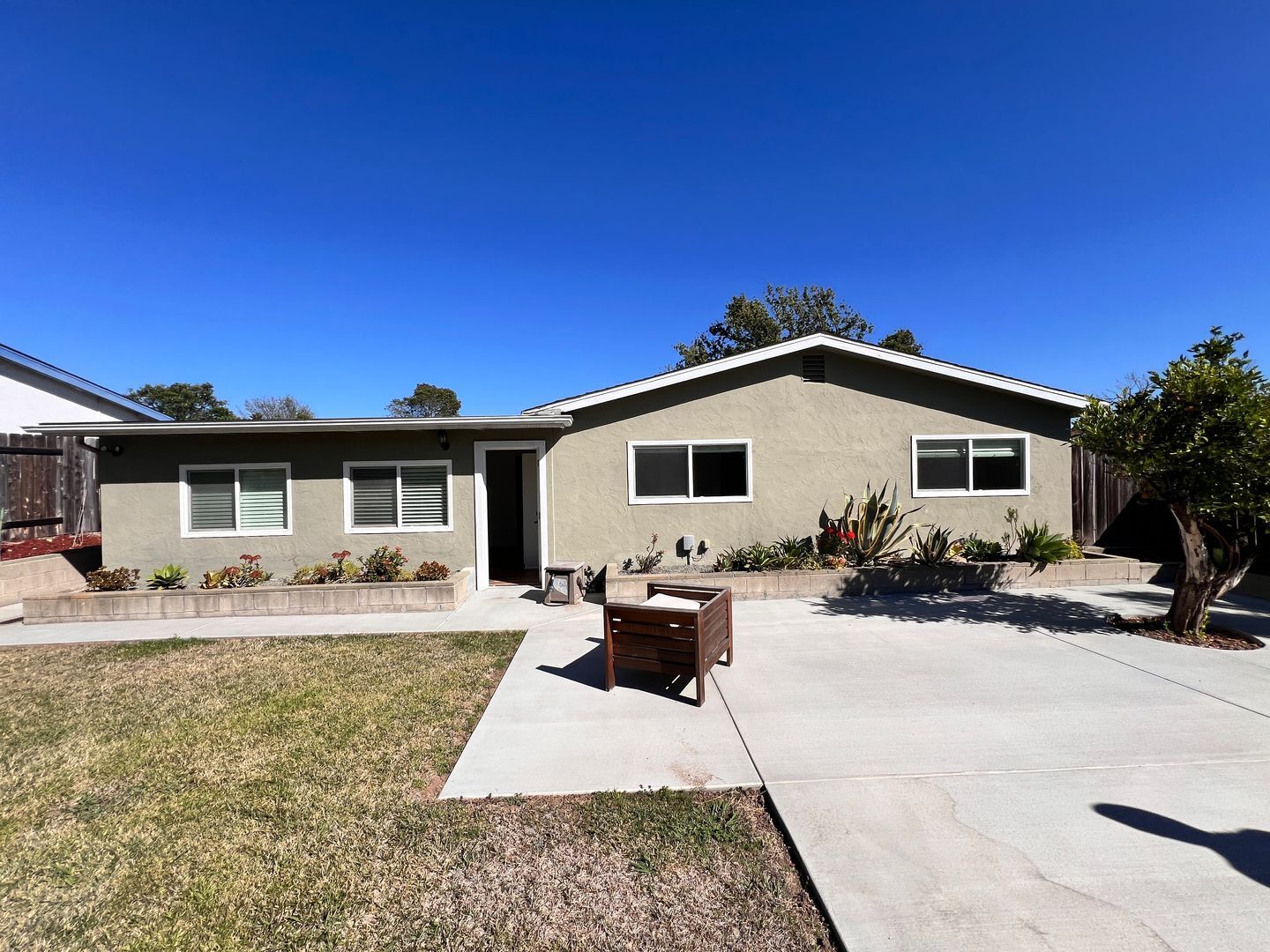 6946 Cowles Mountain Blvd - San Diego - California - 4 bed, 2 bath rental property