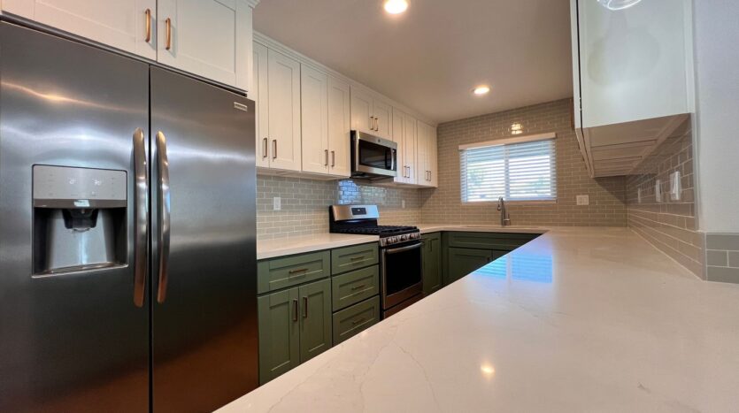 6946 Cowles Mountain Blvd - San Diego - California - 4 bed, 2 bath rental property