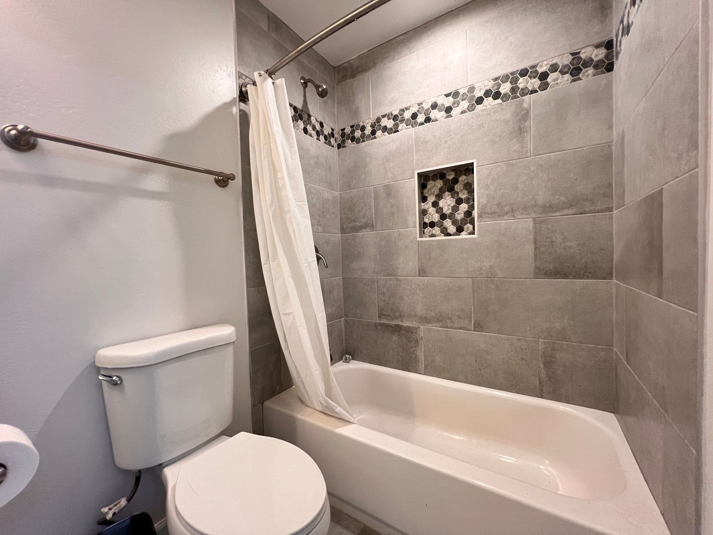 6946 Cowles Mountain Blvd - San Diego - California - 4 bed, 2 bath rental property