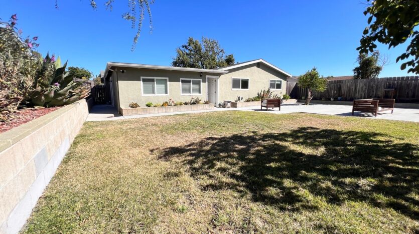 6946 Cowles Mountain Blvd - San Diego - California - 4 bed, 2 bath rental property