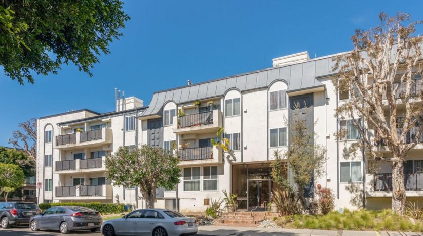 8163 Redlands St. Unit 5 - Los Angeles - California - 1 bed, 1 bath rental property