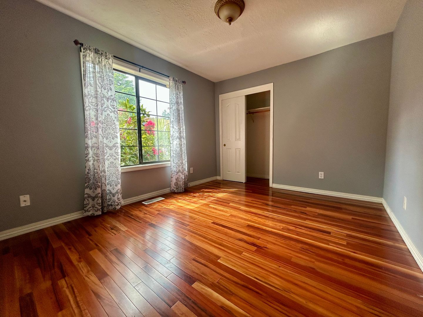 8213 NW 12th Ave - Vancouver - Washington - 4 bed, 2.5 bath rental property
