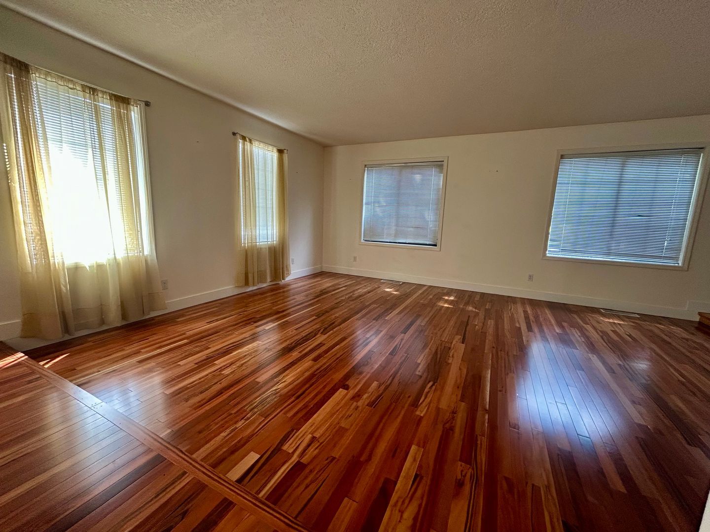 8213 NW 12th Ave - Vancouver - Washington - 4 bed, 2.5 bath rental property