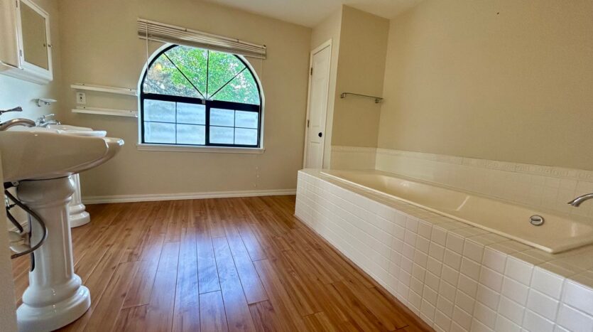 8213 NW 12th Ave - Vancouver - Washington - 4 bed, 2.5 bath rental property