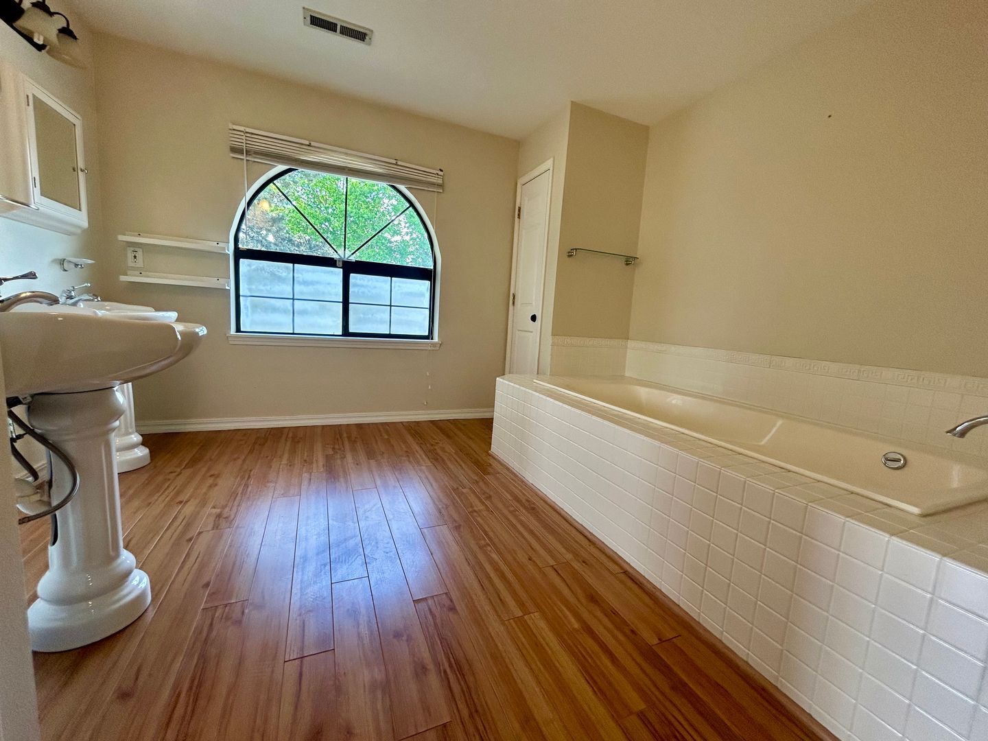 8213 NW 12th Ave - Vancouver - Washington - 4 bed, 2.5 bath rental property
