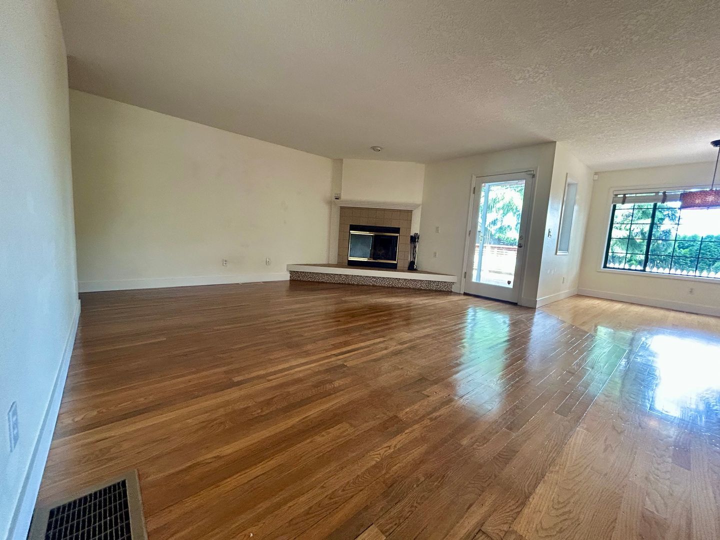 8213 NW 12th Ave - Vancouver - Washington - 4 bed, 2.5 bath rental property