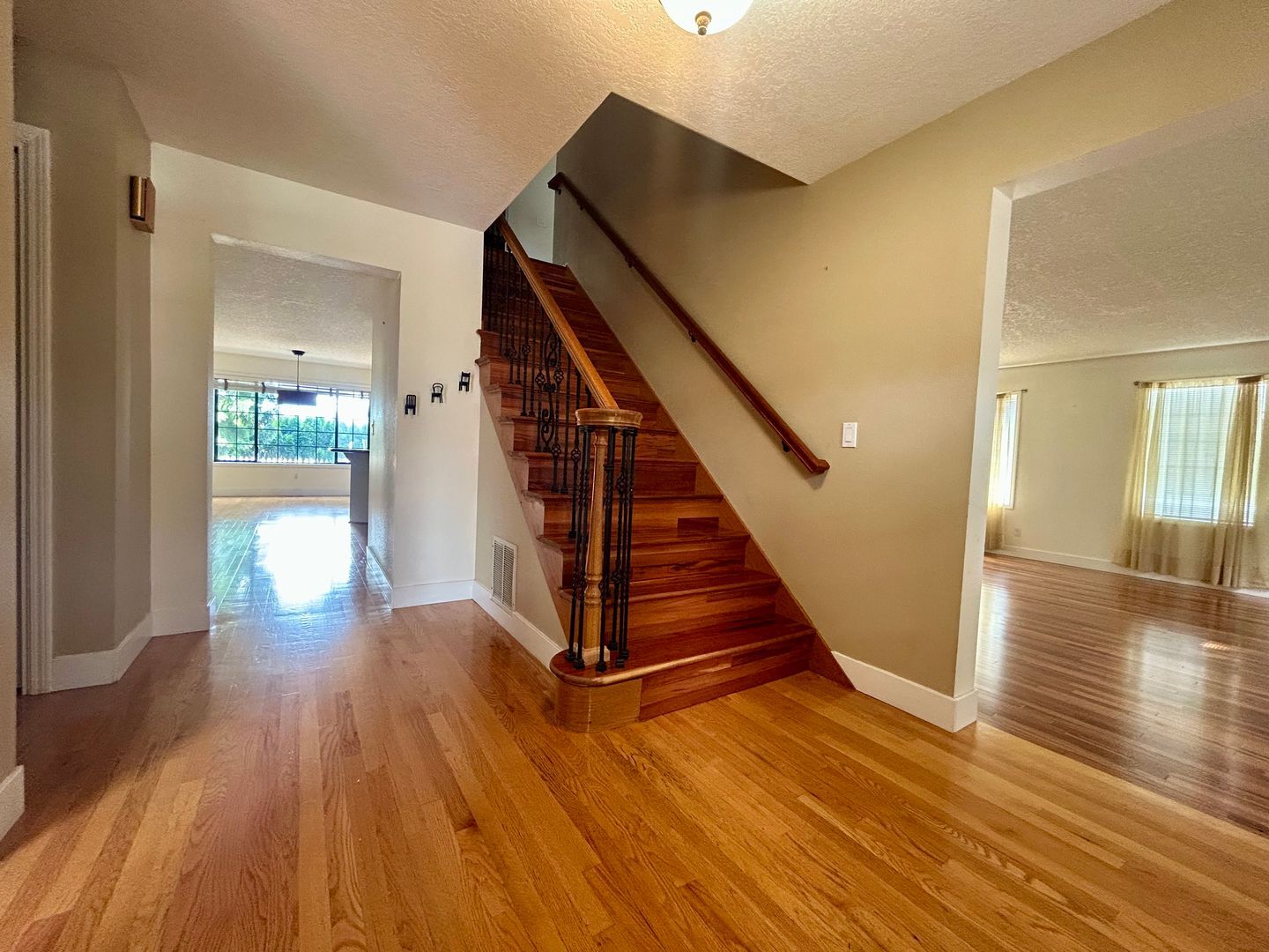 8213 NW 12th Ave - Vancouver - Washington - 4 bed, 2.5 bath rental property