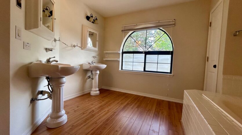 8213 NW 12th Ave - Vancouver - Washington - 4 bed, 2.5 bath rental property