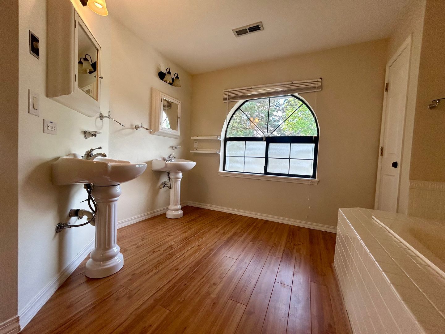 8213 NW 12th Ave - Vancouver - Washington - 4 bed, 2.5 bath rental property