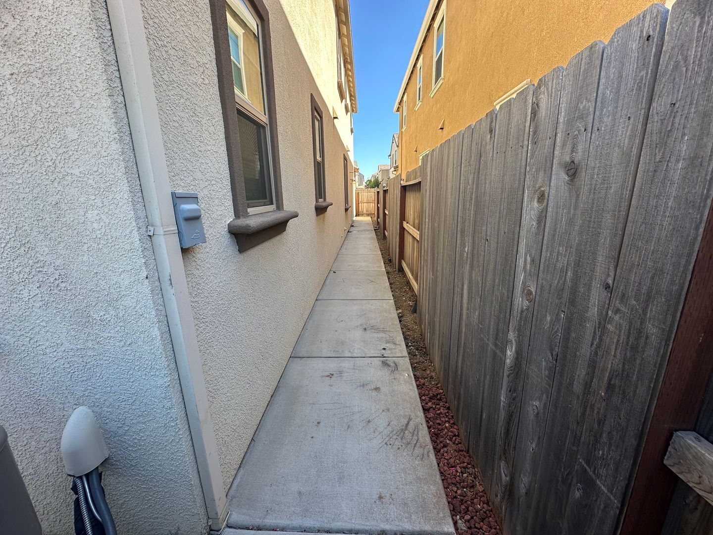 8877 Solo Way  - Elk Grove - California - 5 bed, 3 bath rental property