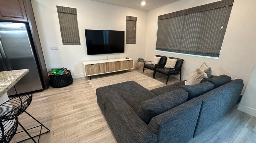 8877 Solo Way  - Elk Grove - California - 5 bed, 3 bath rental property
