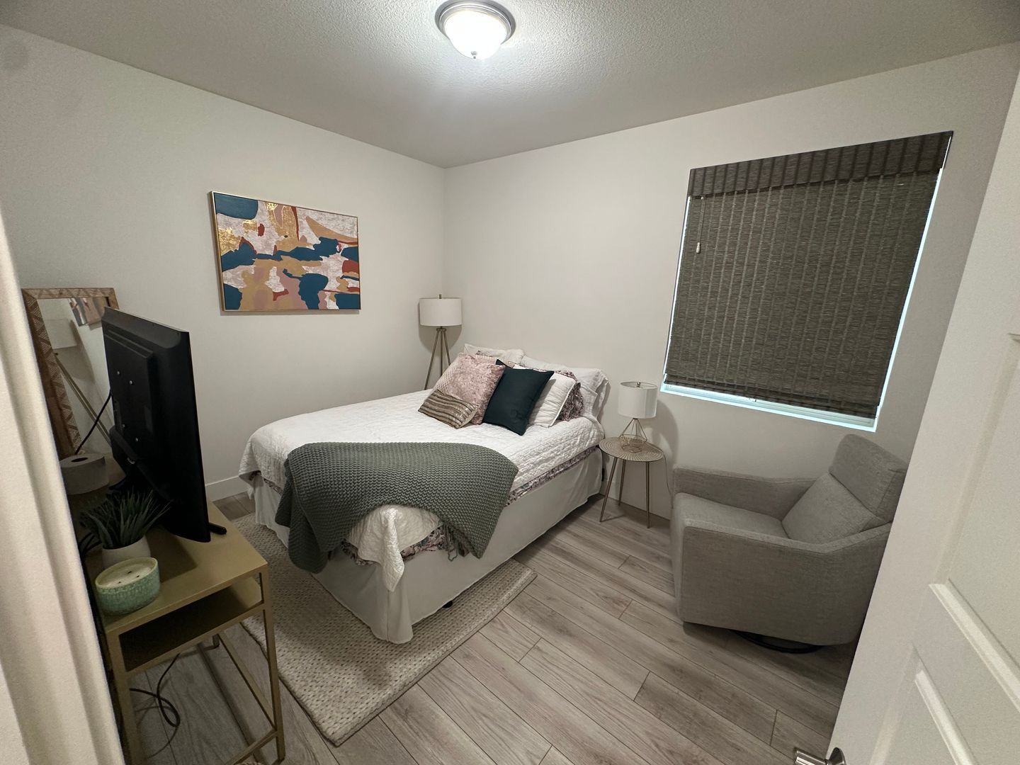 8877 Solo Way  - Elk Grove - California - 5 bed, 3 bath rental property