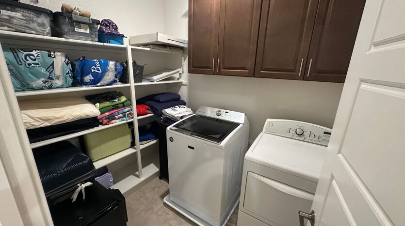 8877 Solo Way  - Elk Grove - California - 5 bed, 3 bath rental property