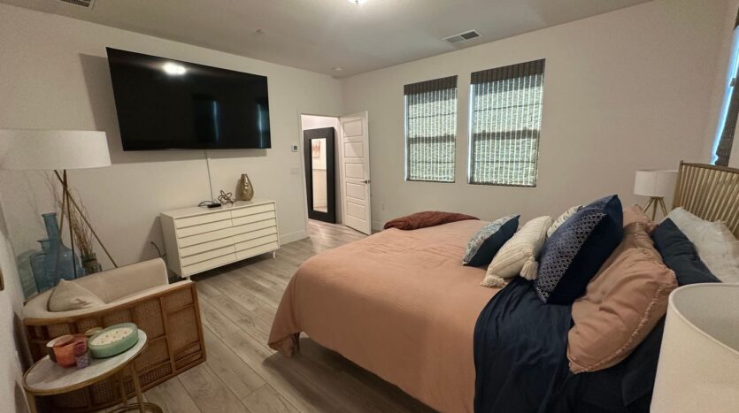 8877 Solo Way  - Elk Grove - California - 5 bed, 3 bath rental property