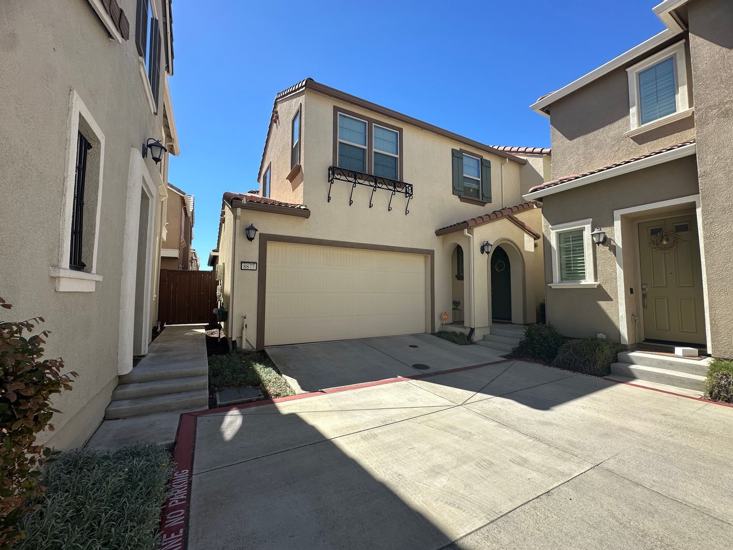 8877 Solo Way  - Elk Grove - California - 5 bed, 3 bath rental property