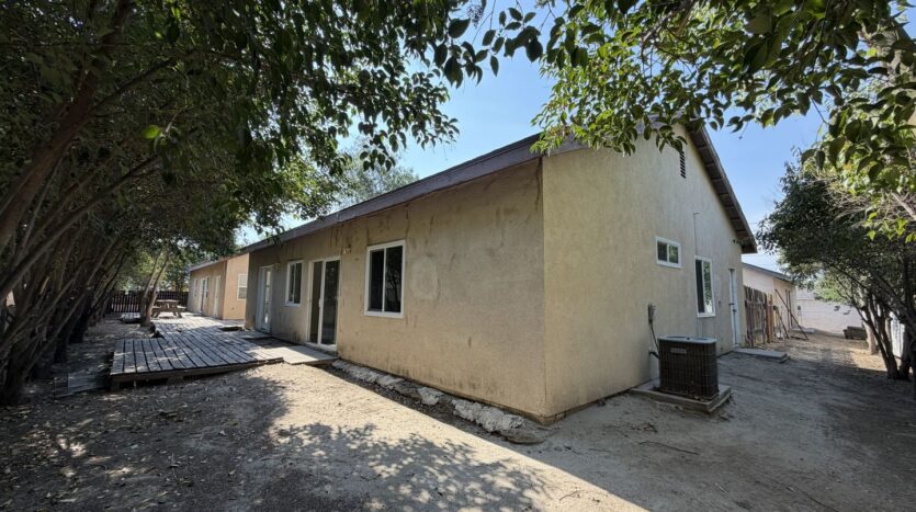 RV T 7216 Yates St Unit A - San Bernardino - California - 5 bed, 2 bath rental property