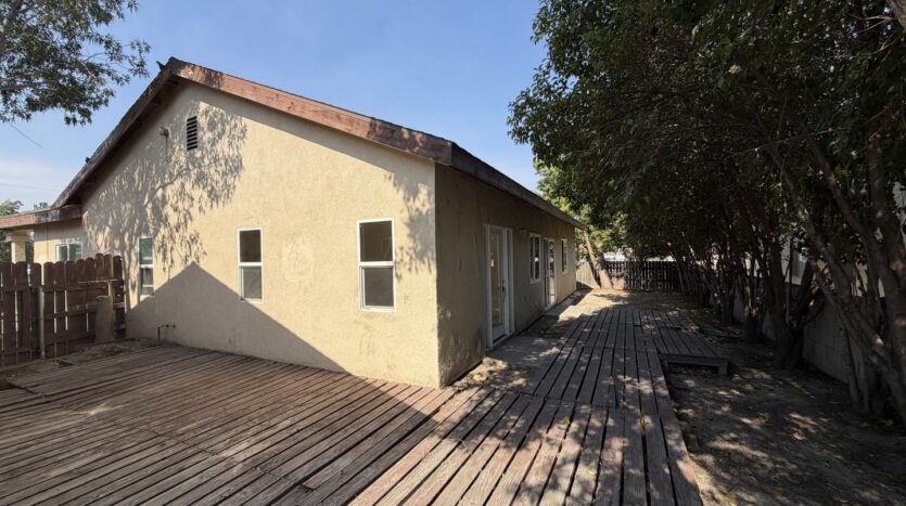 RV T 7216 Yates St Unit A - San Bernardino - California - 5 bed, 2 bath rental property