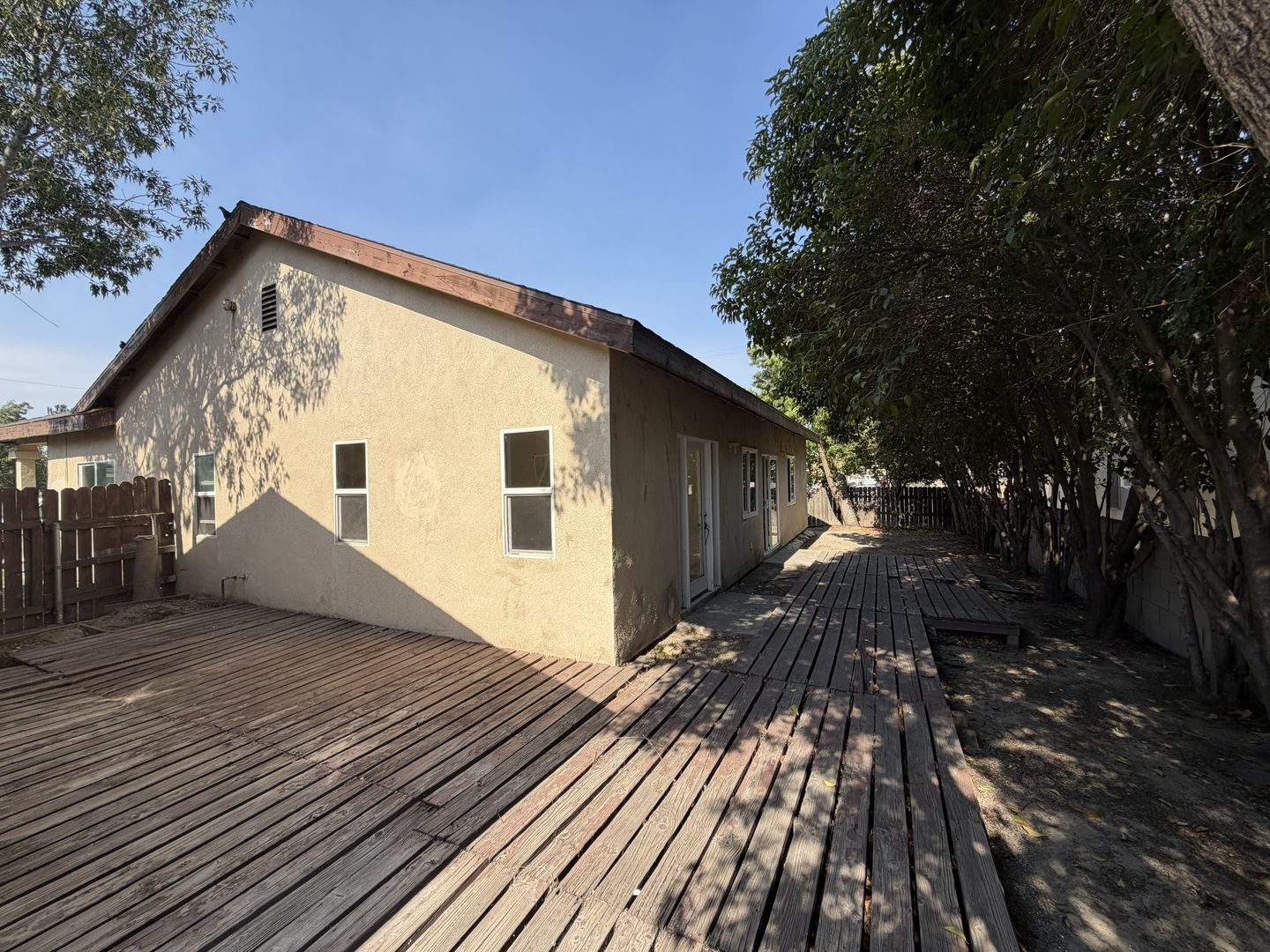 RV T 7216 Yates St Unit A - San Bernardino - California - 5 bed, 2 bath rental property
