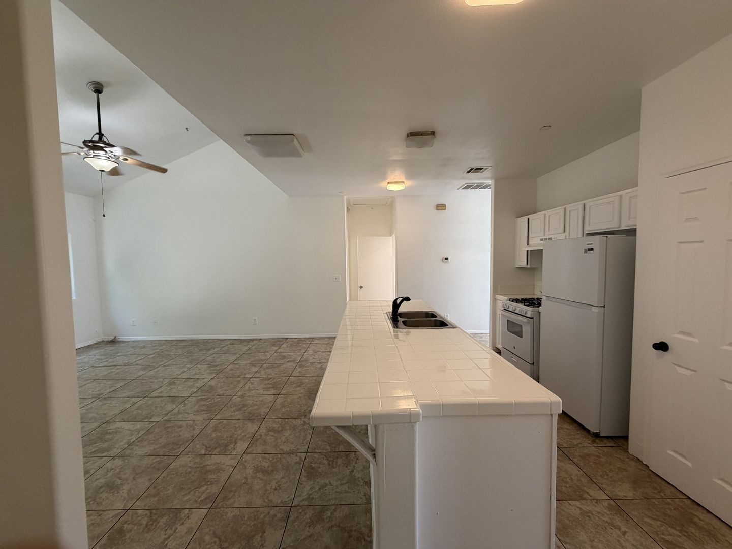 RV T 7216 Yates St Unit A - San Bernardino - California - 5 bed, 2 bath rental property