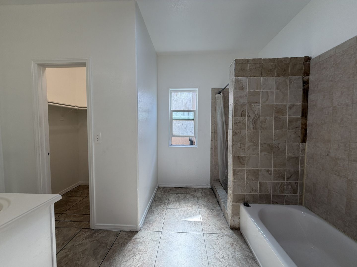 RV T 7216 Yates St Unit A - San Bernardino - California - 5 bed, 2 bath rental property