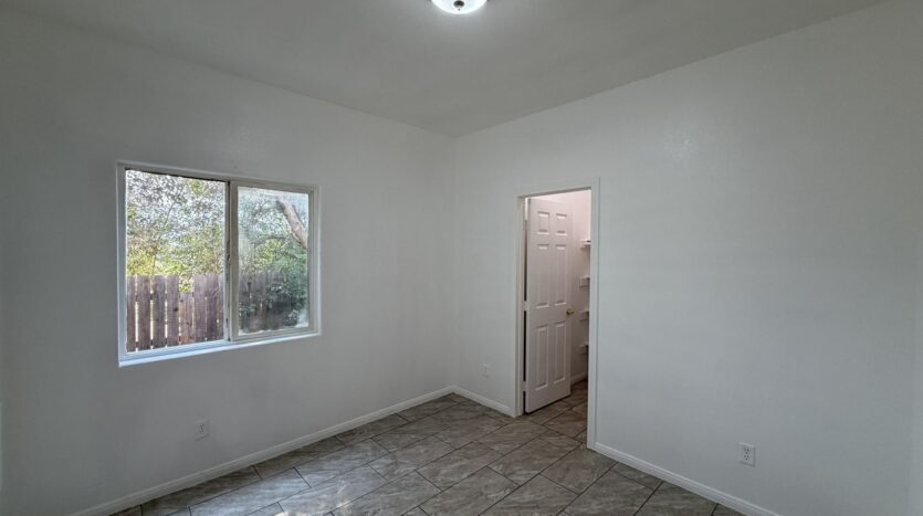 RV T 7216 Yates St Unit A - San Bernardino - California - 5 bed, 2 bath rental property