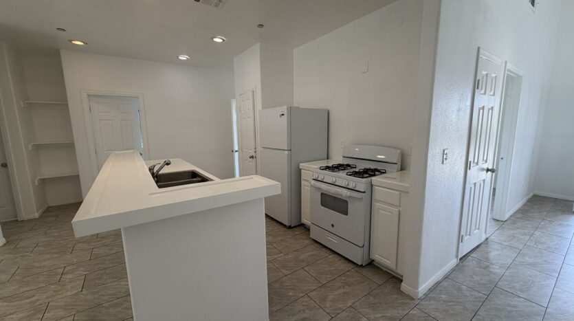 RV T 7216 Yates St Unit A - San Bernardino - California - 5 bed, 2 bath rental property