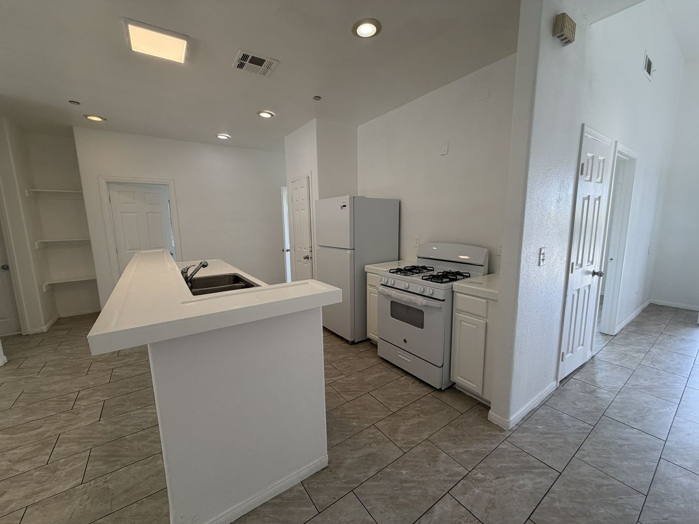 RV T 7216 Yates St Unit A - San Bernardino - California - 5 bed, 2 bath rental property