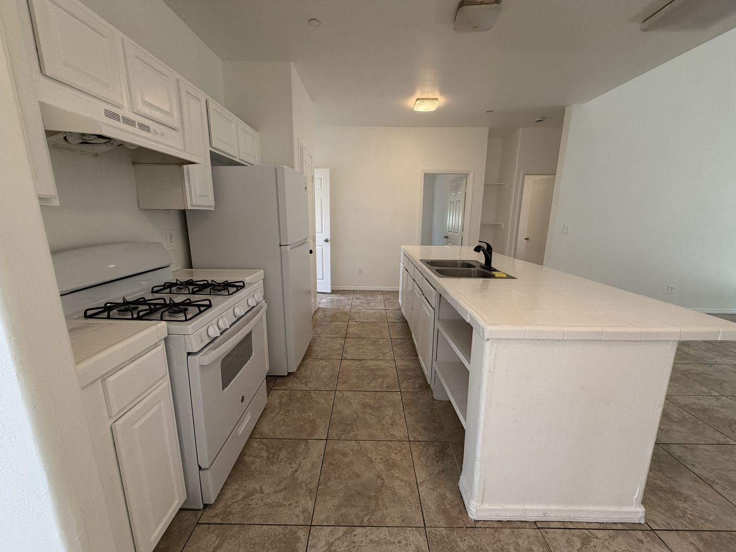 RV T 7216 Yates St Unit A - San Bernardino - California - 5 bed, 2 bath rental property