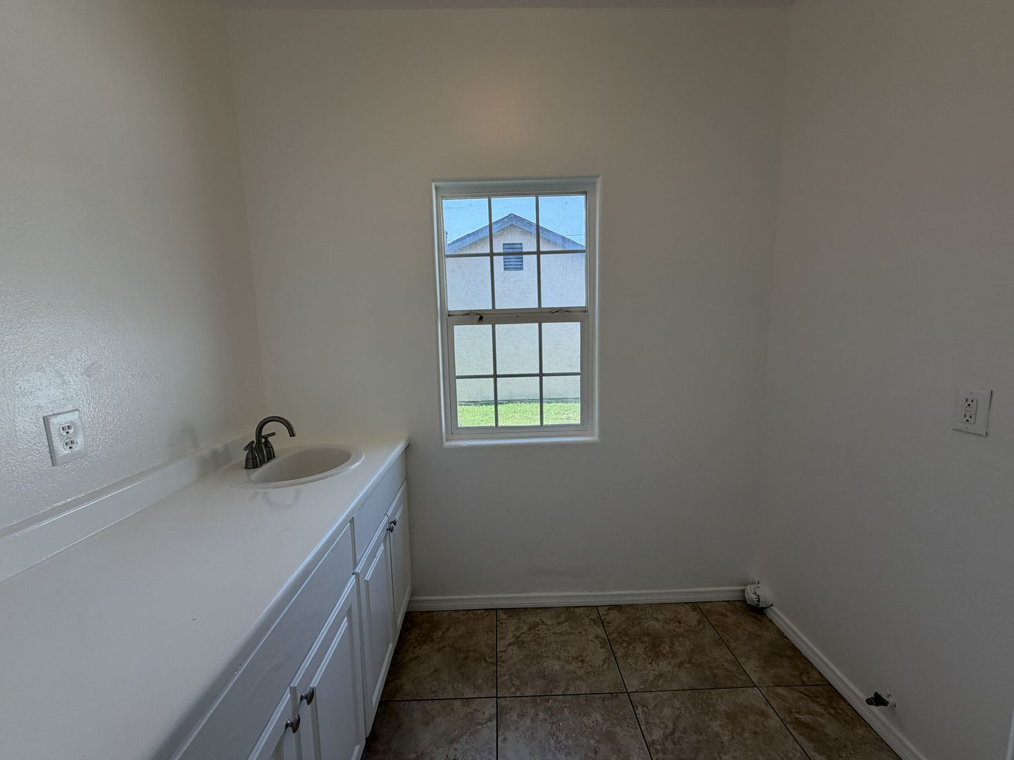 RV T 7216 Yates St Unit A - San Bernardino - California - 5 bed, 2 bath rental property