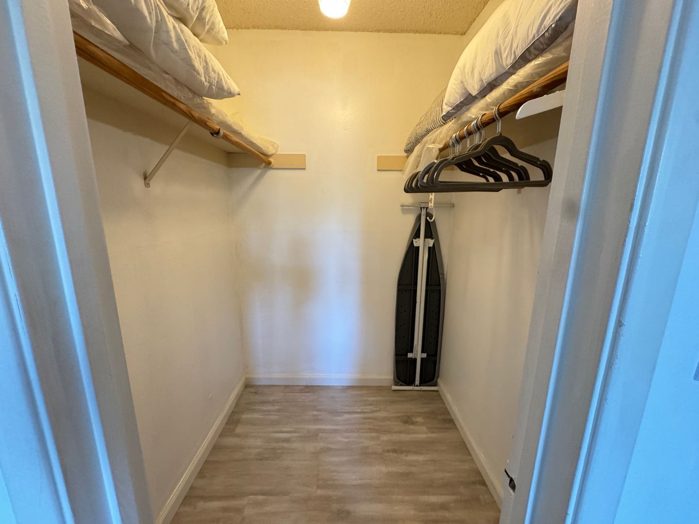 100 Kinross Dr Unit 9 - Walnut Creek - California - 1 bed, 1 bath rental property