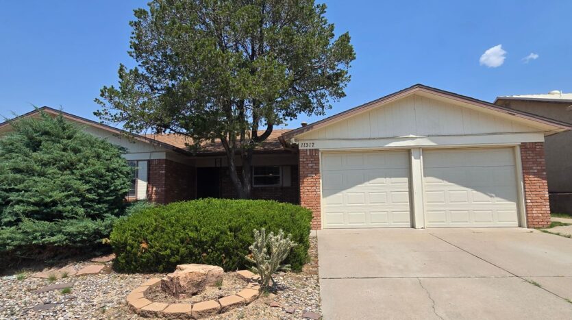 11317 Baja Dr. NE - Albuquerque - New Mexico - 3 bed, 2 bath rental property