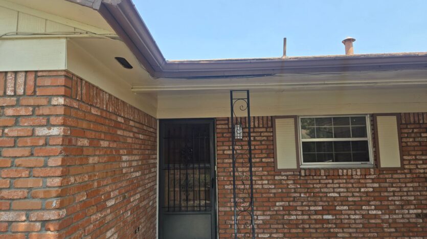 11317 Baja Dr. NE - Albuquerque - New Mexico - 3 bed, 2 bath rental property