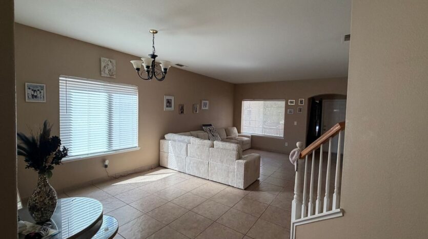 12 Jackdaw Ct  - Sacramento - California - 5 bed, 2.5 bath rental property