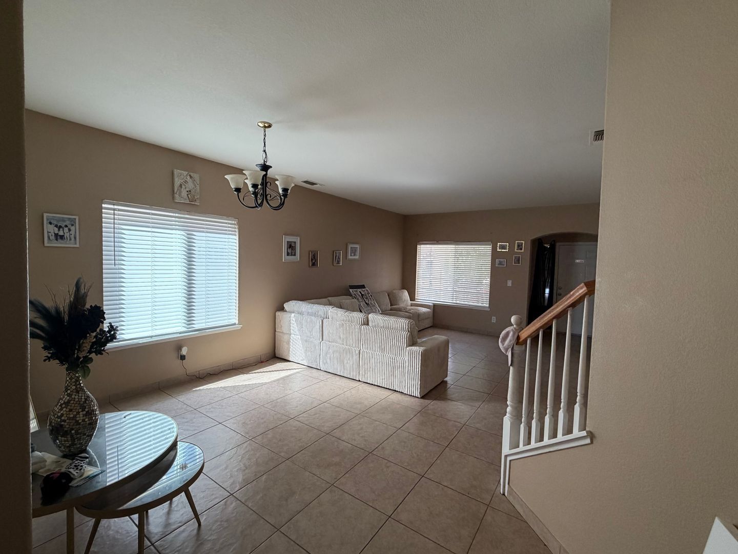 12 Jackdaw Ct  - Sacramento - California - 5 bed, 2.5 bath rental property