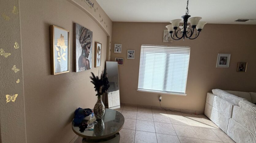 12 Jackdaw Ct  - Sacramento - California - 5 bed, 2.5 bath rental property
