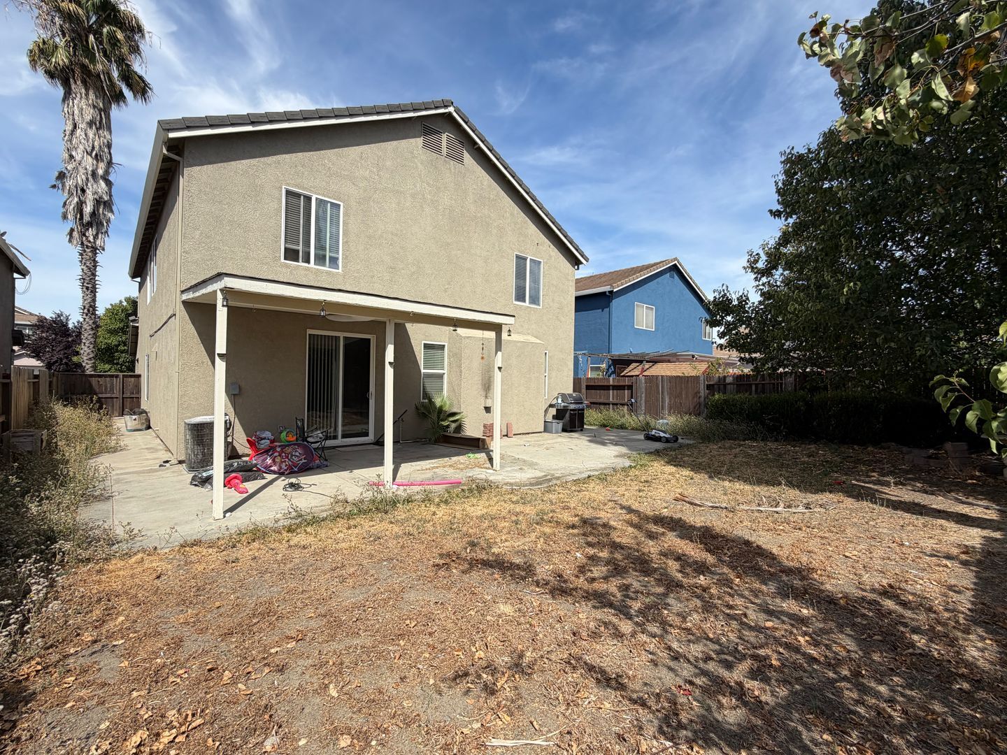 12 Jackdaw Ct  - Sacramento - California - 5 bed, 2.5 bath rental property