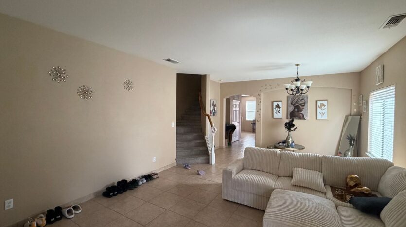 12 Jackdaw Ct  - Sacramento - California - 5 bed, 2.5 bath rental property