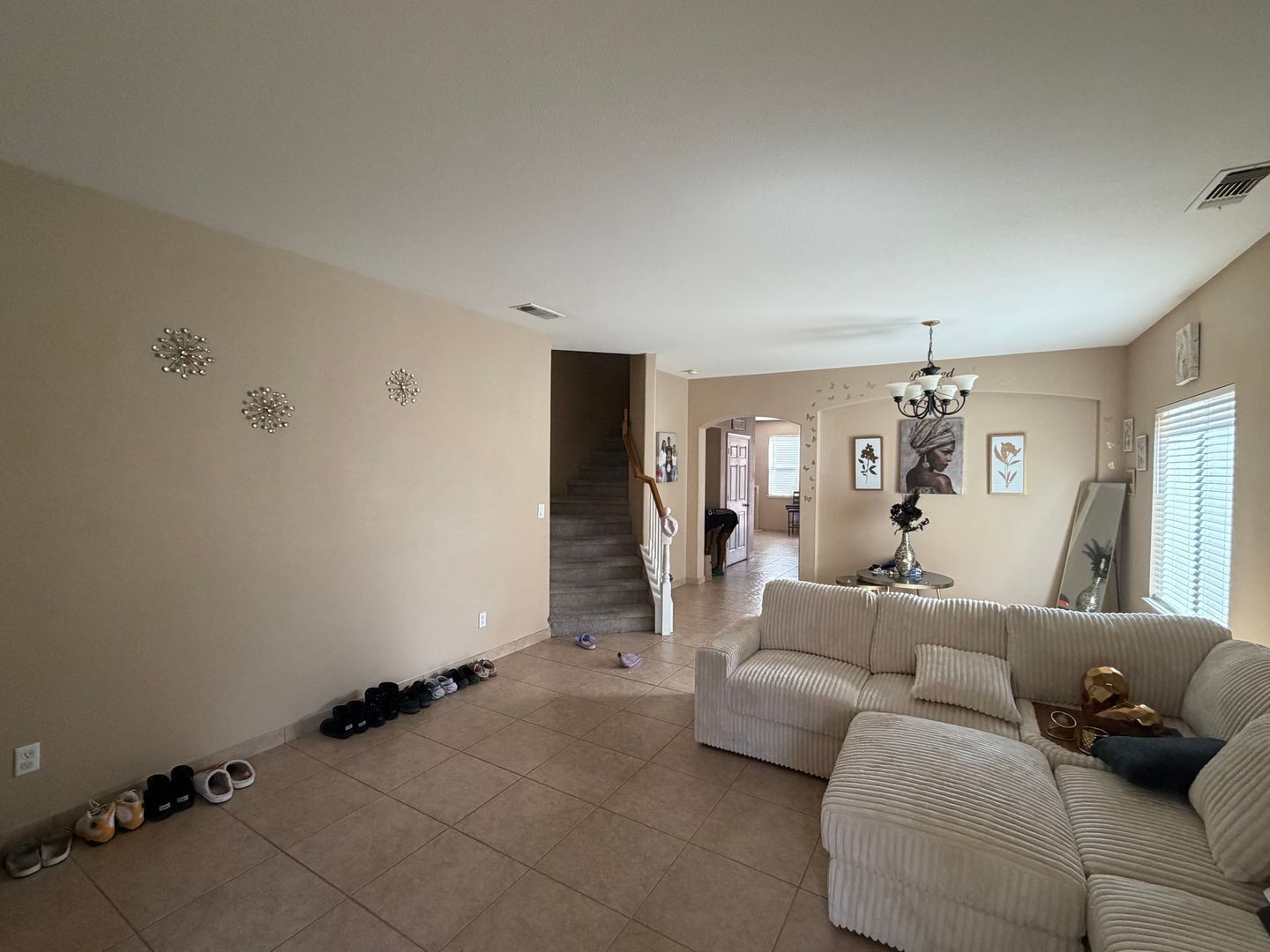 12 Jackdaw Ct  - Sacramento - California - 5 bed, 2.5 bath rental property