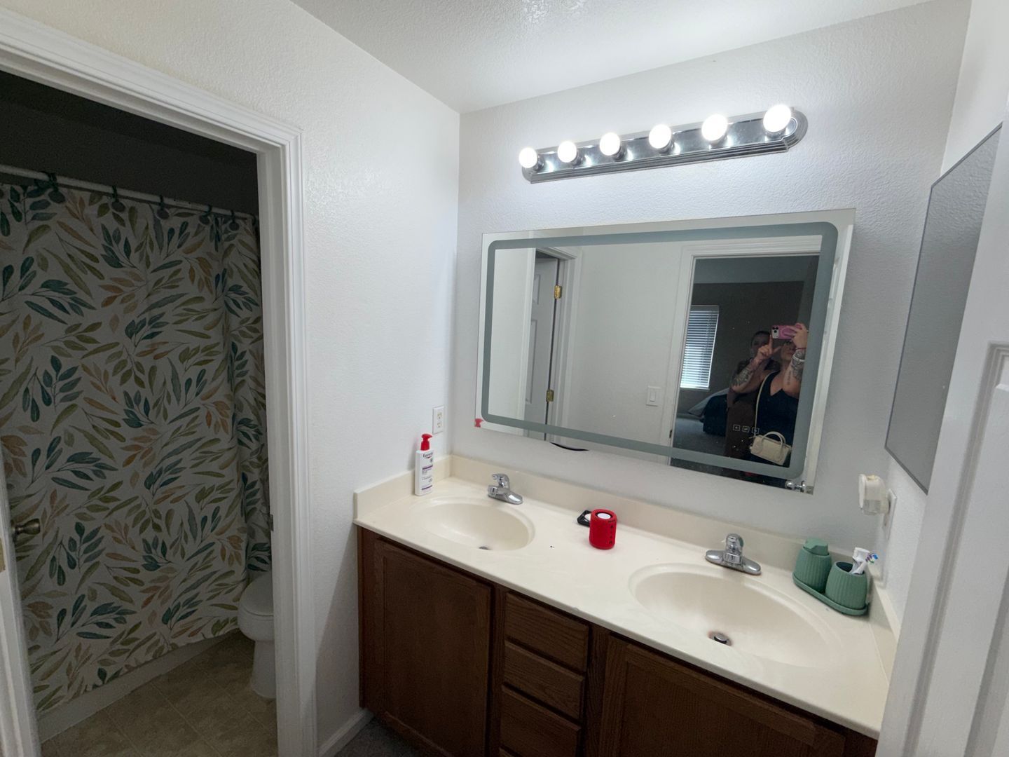 12 Jackdaw Ct  - Sacramento - California - 5 bed, 2.5 bath rental property