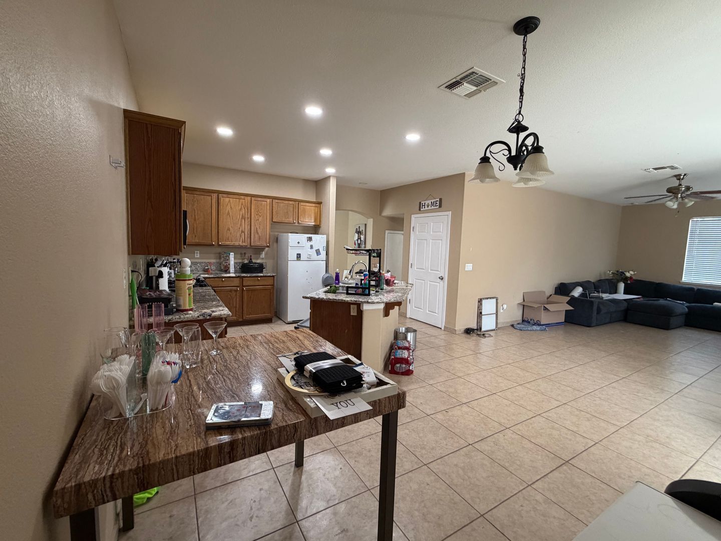 12 Jackdaw Ct  - Sacramento - California - 5 bed, 2.5 bath rental property