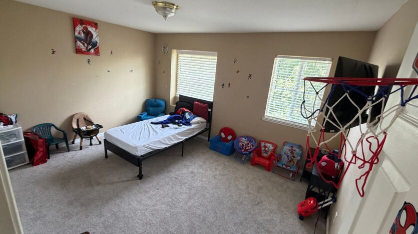 12 Jackdaw Ct  - Sacramento - California - 5 bed, 2.5 bath rental property