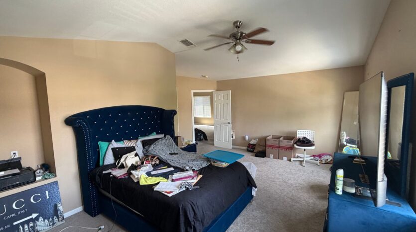 12 Jackdaw Ct  - Sacramento - California - 5 bed, 2.5 bath rental property