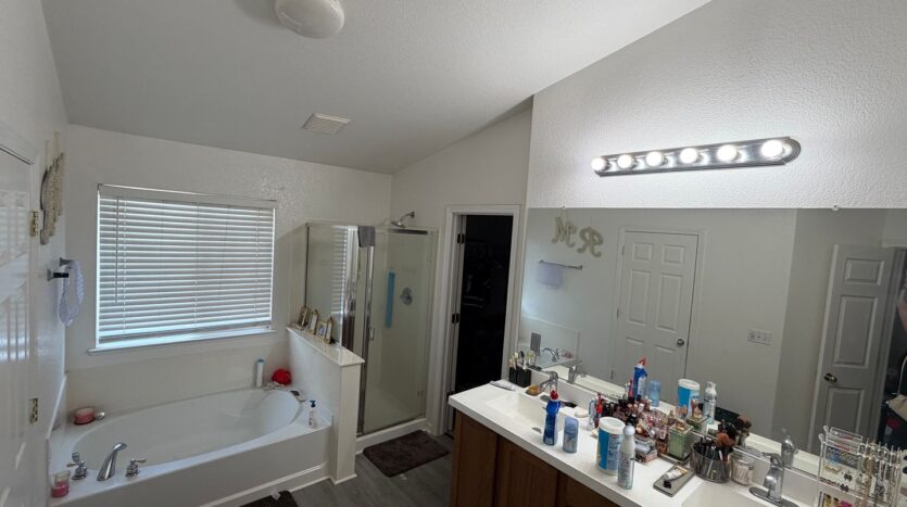 12 Jackdaw Ct  - Sacramento - California - 5 bed, 2.5 bath rental property