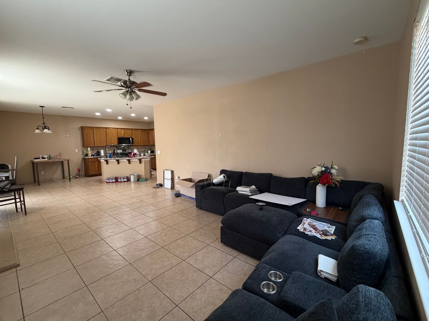 12 Jackdaw Ct  - Sacramento - California - 5 bed, 2.5 bath rental property