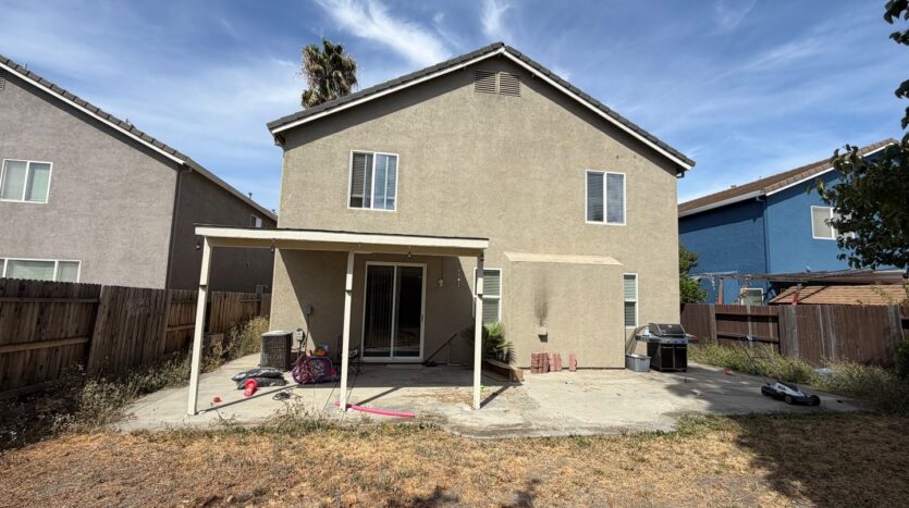 12 Jackdaw Ct  - Sacramento - California - 5 bed, 2.5 bath rental property