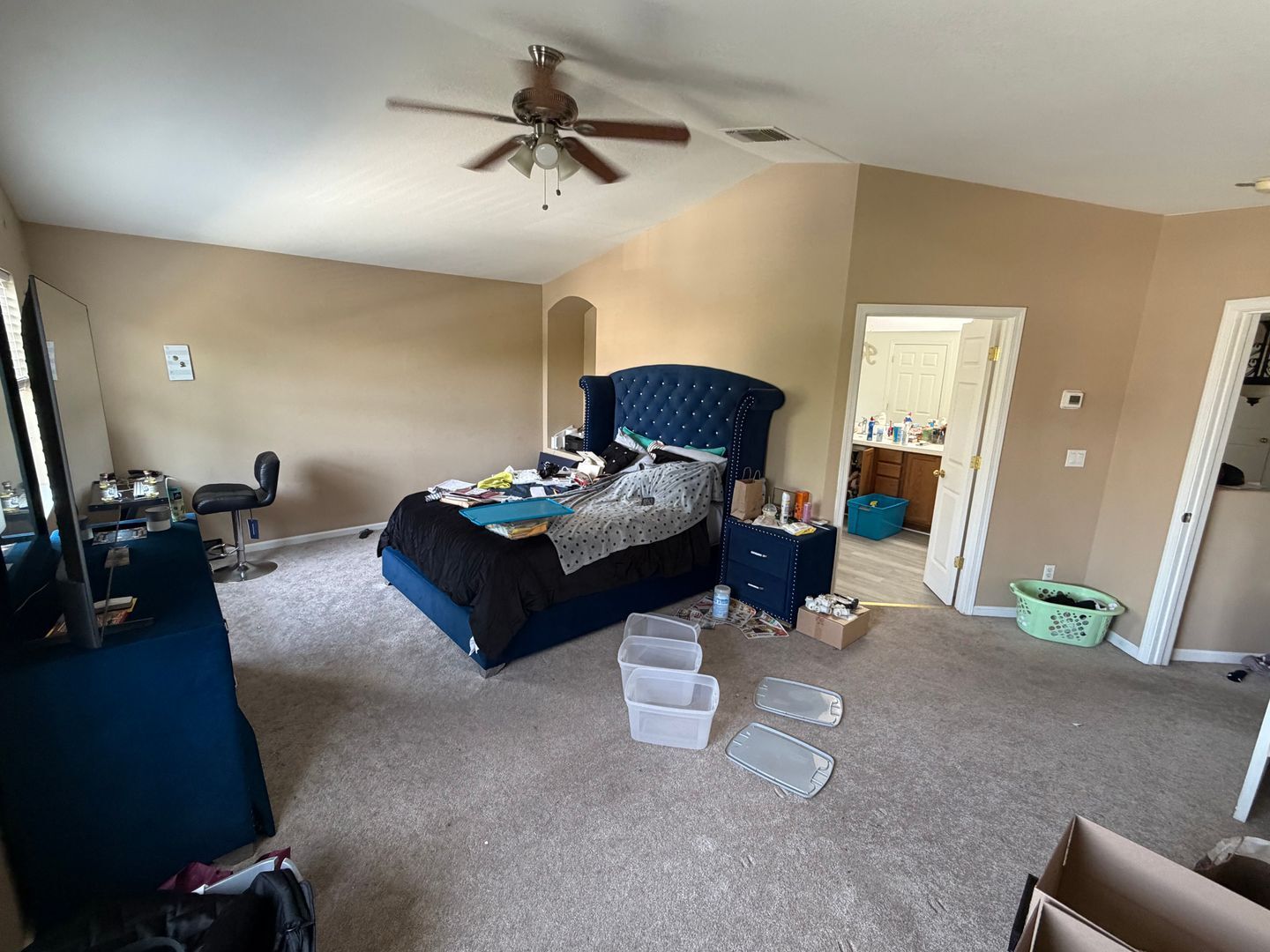 12 Jackdaw Ct  - Sacramento - California - 5 bed, 2.5 bath rental property