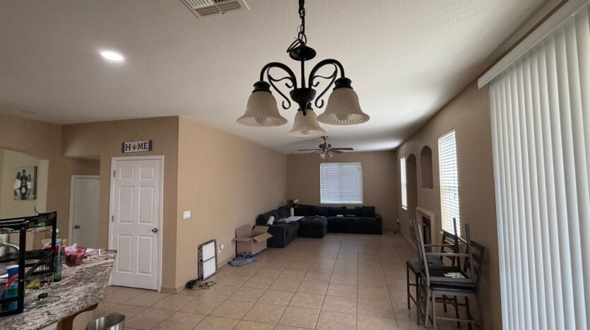 12 Jackdaw Ct  - Sacramento - California - 5 bed, 2.5 bath rental property