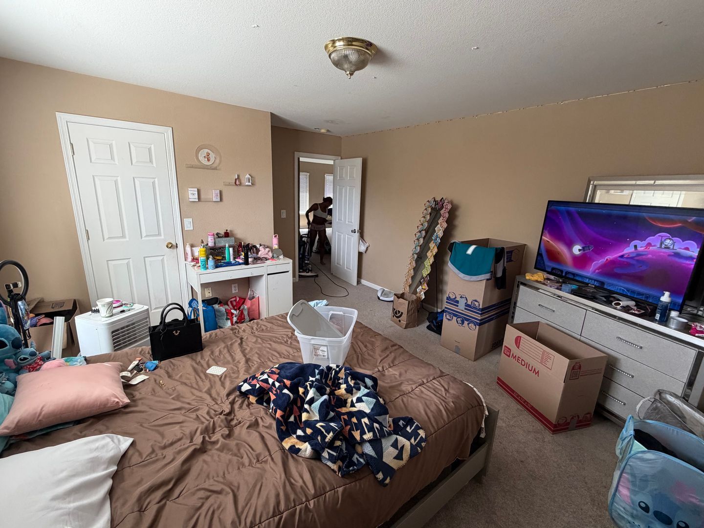 12 Jackdaw Ct  - Sacramento - California - 5 bed, 2.5 bath rental property