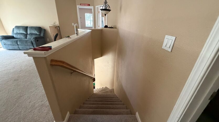 12 Jackdaw Ct  - Sacramento - California - 5 bed, 2.5 bath rental property