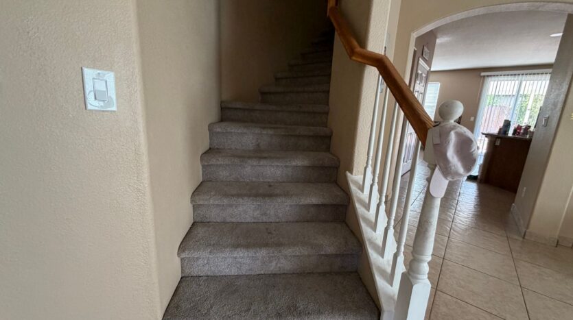 12 Jackdaw Ct  - Sacramento - California - 5 bed, 2.5 bath rental property